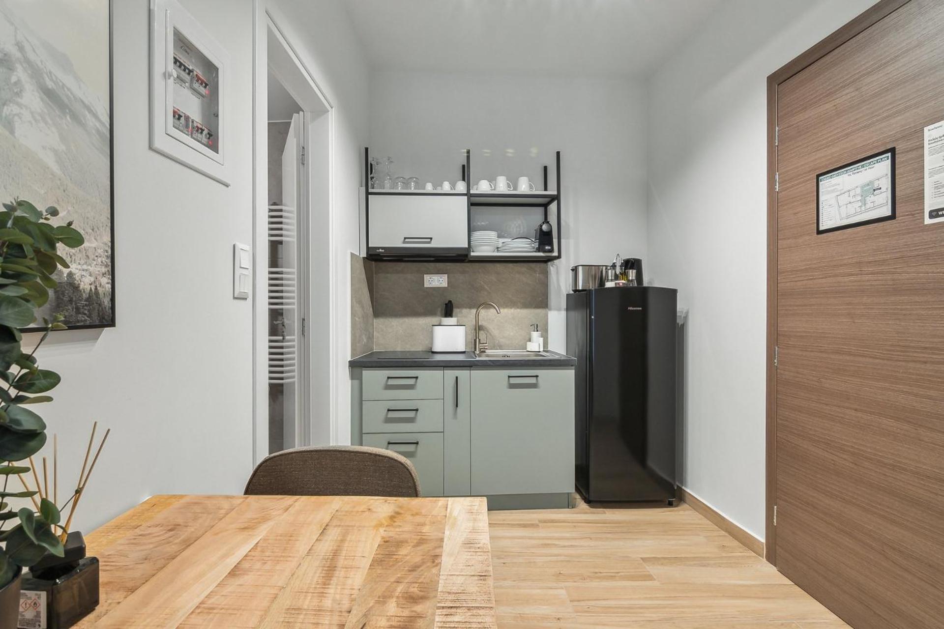 Limehome Athens Solonos City Center Extérieur photo